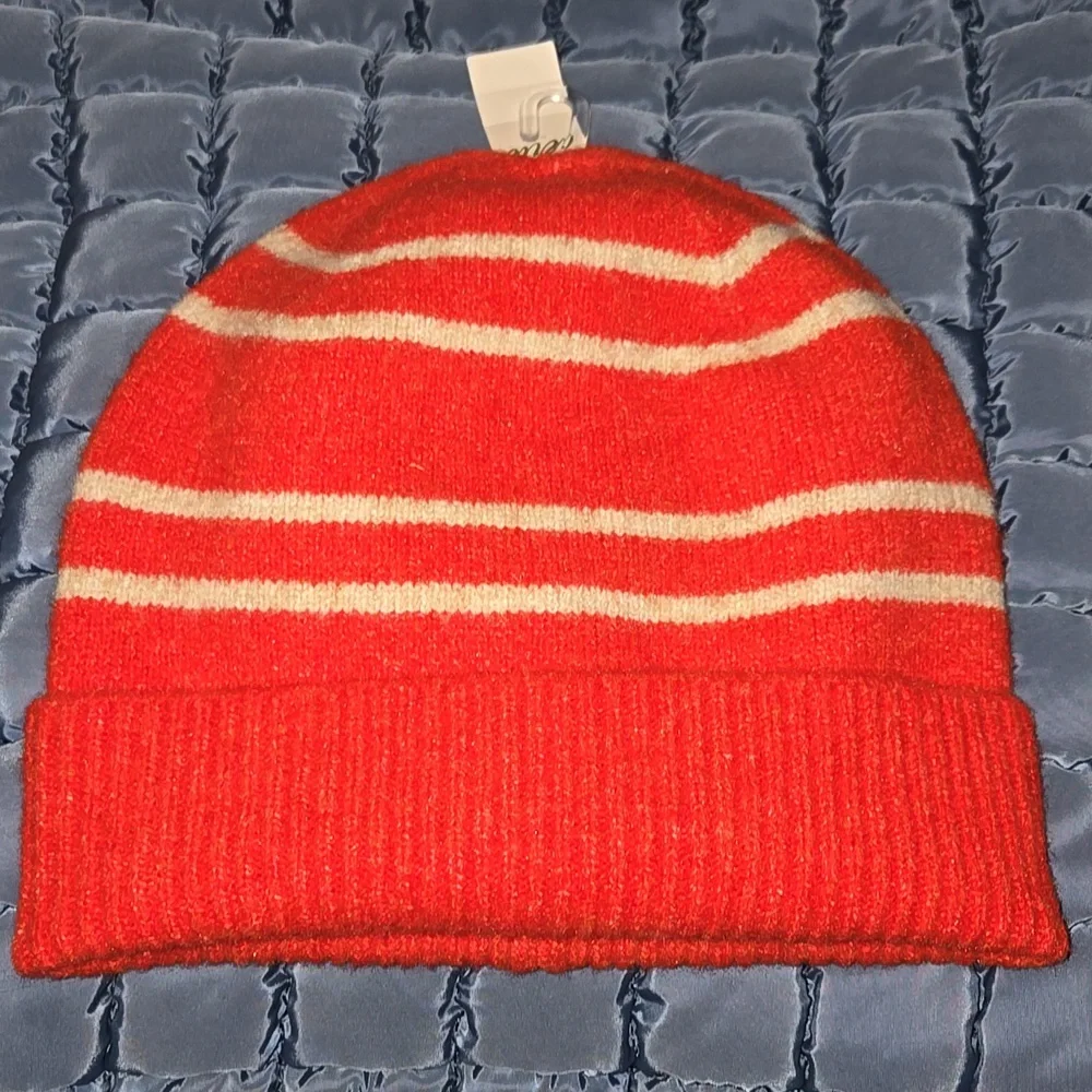NWT Aerie Knit Red White Striped Beanie Unisex One Size